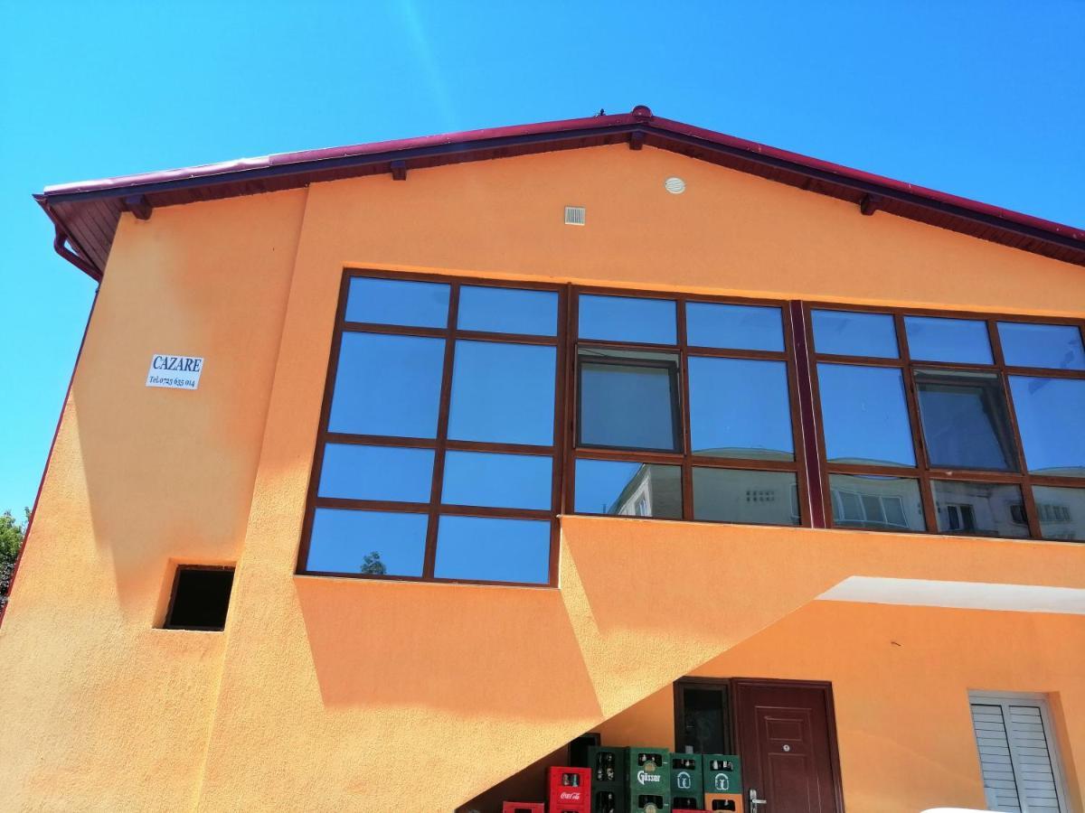 ホテル Casa Gabi'S Orşova エクステリア 写真